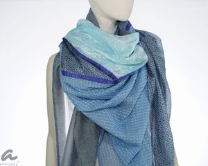Elegantes Tuch 180 x 180 cm Quadrato blau/grau aus Seide & Baumwolle von Ahmaddy