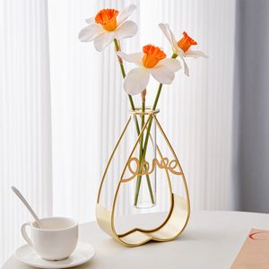 Nordic Kreative Hydrokultur Reagenzglas kleine Vase, Getrocknete Blumen Blumenarrangement Eisen Tischdekoration, Wohnzimmer Desktop Deko, Herz