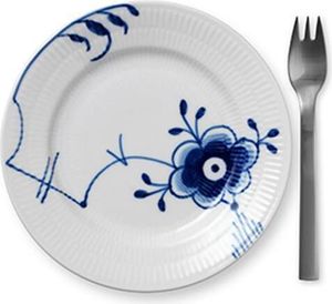 Blue Fluted Mega plate 17cm dec. no. 6