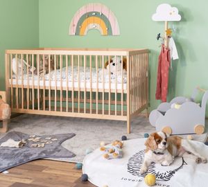 Alcube® Babybett 70x140 cm Natur ohne Bettkasten I mit Schlupfsprossen Gitterbett 70x140 I vielfältig Umbaubar zu Juniorbett aus hochwertiger Buchenholz Kinderbett