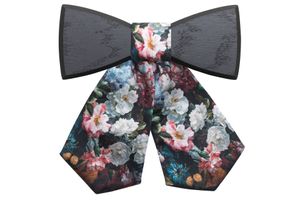 BeWooden Dámský dřevěný motýlek Dark Rose černá