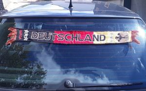 SCHAL DEUTSCHLAND FANSCHAL Auto Saugnäpfe FUßBALL WM Fahne Flagge GermanyAutoschal Deutschlandschal