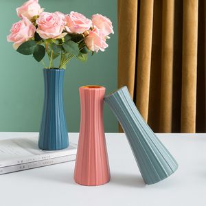 2 Stück Nordische Plastikvase Grün + Blau Vasen Getrockneter Blumenkorbhalter für Home Deko Garten Büro Geschenk 22,2 * 6 * 8,5 cm