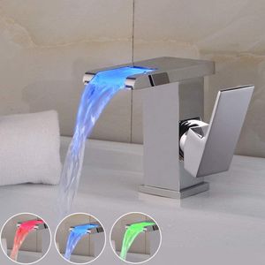 LED RGB Wasserhahn Messing Badarmatur Wasserfall Waschtisch Mischbatterie Armatur mit 3 Farbwechsel