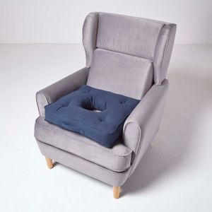 HOMESCAPES Orthopädisches Sitzkissen dunkelblau mit Aussparung, 50 x 50 cm - Sitzpolster mit Baumwollbezug