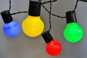 FHS 11574 Party Lichterkette Außen 20 weiße LEDs bunte Kugeln 4,75m