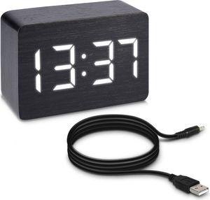 kwmobile Wecker Uhr in Holzoptik digital - Digitalwecker Anzeige von Uhrzeit Temperatur Datum - Alarm Clock mit USB Kabel in Schwarz mit weißen LEDs