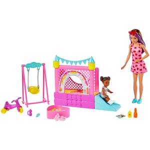 Barbie Skipper Babysitters Inc. Hüpfburg-Spielset mit Puppen und Zubehör