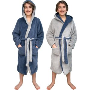 HOMELEVEL Kuschelfleece Bademantel für Kinder - Sherpa Morgenmantel mit Taschen Schalkragen Gürtel - Wende-Kinderbademantel für Jungen und Mädchen