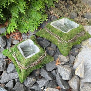 eberin · Friedhof/Garten · Moos Pflanz Kissen mit Rattan Details · quadratisches Kissen für EIN Blumen- oder Pflanzgesteck · (20 x 20 x 6 cm)