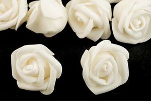 Dekoratívna penová ruža Ø 3-4 cm