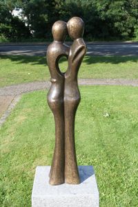 Bronzeskulptur modern abstraktes Liebespaar aus Bronze Gartendekoration