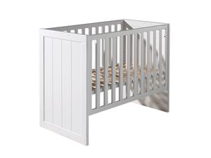 Babybett >ERIK< in Weiß aus Massiv Kiefer und MDF - 127x90x68cm (BxHxT) Babybett >ERIK< in Weiß aus Massiv Kiefer und MDF - 127x90x68cm (BxHxT)