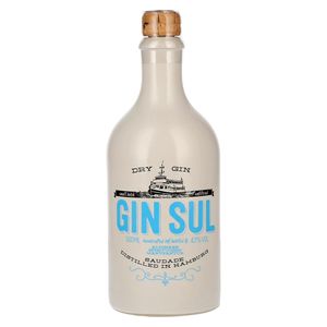 Gin Sul Dry Gin Saudade Distilled in Hamburg Grapefruit Zitrone 500 ml