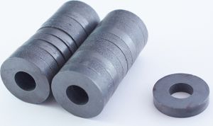 Feritický kruhový magnet 23 x 10 x 5 F30 - 10 kusov