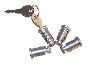 4 Schließzylinder + 2 Schlüssel für DAchträger ORIGINAL