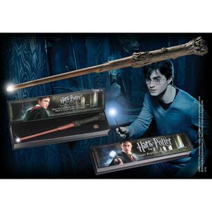 Replika Harryho Pottera so svietiacou paličkou