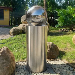 Köhko® Kugelbrunnen Ø25cm mit integrierte LED-Beleuchtung auf zylindrischen Edelstahl Eimer H60cm hochglanzpoliert Gartenbrunnen aus Edelstahl