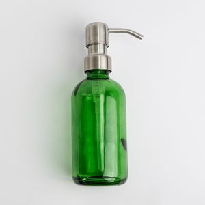 Natural Goods Berlin KLEAN Seifenspender mit Etiketten, hochwertiger & nachfüllbarer Seifenspender für Küche & Bad, transparent Grün, Edelstahl Pumpkopf Silber, 250 ml