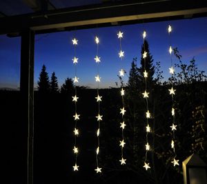 50 LED Sternenvorhang Lichterkette 0,9 x 2,0m Sterne Warmweiß Lichtervorhang