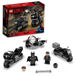 LEGO 76179 DC Batman & Selina Kyle: Verfolgungsjagd auf dem Motorrad, Superhelden-Spielzeug mit Catwoman und einem im Dunkeln leuchtenden Bat-Signal
