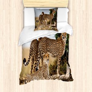 ABAKUHAUS Afrika Mantele, Safari-Tier Cheetahs, Milbensicher Allergiker geeignet mit Kissenbezügen, 135 cm x 200 cm - 80 x 80 cm, Tan Schwarz