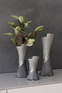 GILDE Moderne Vase grau silber mit Relifierung, 13x38 cm