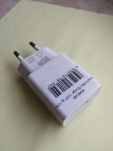 4Smarts Universal USB Adapter Ladegerät Netzstecker Volt Plug 12W Ausgangsleistung weiß