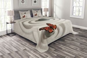 ABAKUHAUS Schmetterling Tagesdecke Set, Rock Serenity, Set mit Kissenbezügen Waschbar, für Einselbetten 264 x 220 cm, Orange Beige