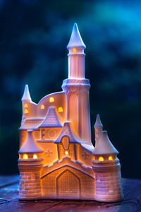 Porzellan Kirche mit LED 24cm
