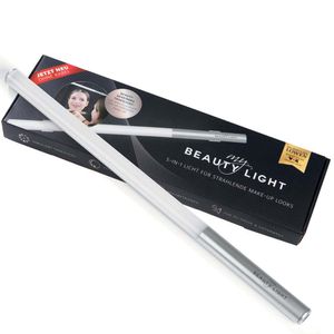 my BEAUTY LIGHT® LED-Spiegelleuchte simuliert Tageslicht für strahlende Make-Up Looks