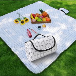 Rossgesund  XXL 200 x 200 cm Picknickdecke  Wasserdicht   Campingdecke für Outdoor mit Tragegriff   Wärmeisoliert   Weich  Weiß