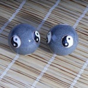 Klangkugeln Qi-Gong Kugeln Yin und Yang, grau Durchmesser 4 cm