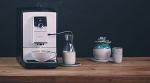 NIVONA - NICR 796 - White Line/Chrome - Kaffeevollautomat + 1 kg Kaffee GRATIS!