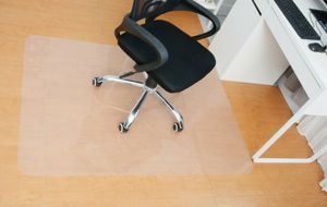 Podložka pod kanceláriou stoličku 140x100 cm - mliečna farba