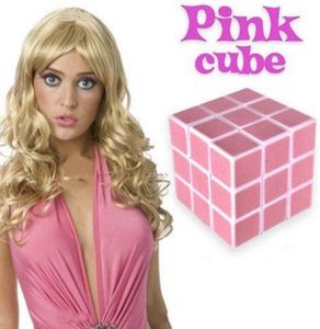 Ružová kocka pre blondínky