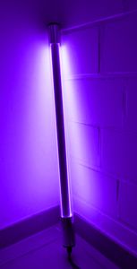 9652 LED Leuchtstab 10 Watt Violett 63 cm IP-44 Blendschutz