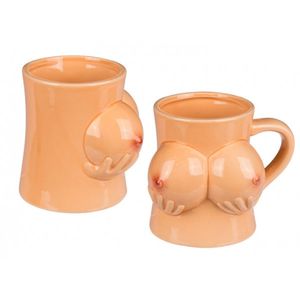 Kaffeetasse mit dicken Brüsten