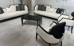 Casa Padrino Luxus Art Deco Wohnzimmer Set Naturfarben / Schwarz / Gold - 2 Art Deco Sofas & 2 Art Deco Sessel & 1 Art Deco Couchtisch - Wohnzimmer Möbel - Art Deco Möbel - Luxus Möbel