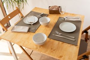 Monaco Taupe 2er Set Tischsets in Lederoptik | Platzsets Taupe 45x30cm Monaco Taupe 2er Set Tischsets in Lederoptik | Platzsets Taupe 45x30cm