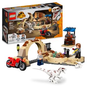 LEGO 76945 Jurassic World Atrociraptor: Motorradverfolgungsjagd, Set mit 3 Dinosaurier-Figuren und Spielzeug-Motorrad für Kinder ab 6 Jahren