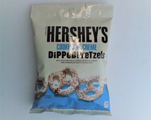 Hershey's Cookies 'N' Creme Dipped Pretzels