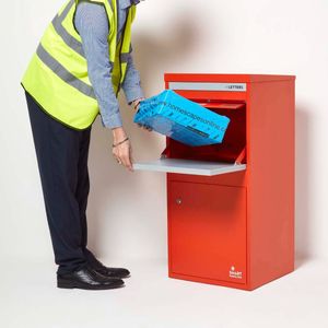 SMART PARCEL BOX Extra großer Paketbriefkasten, Entnahme hinten & vorne, rot