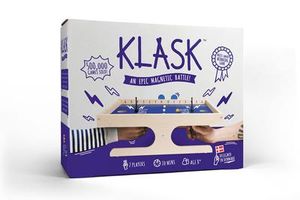 KLASK - Preisgekröntes Geschicklichkeitsspiel für 2 Spieler - Brettspiel für Familie und Erwachsene - Magnetspiel aus Holz - Spiel des Jahres Empfehlungsliste - Schlag den Star - Spiele ab 8 Jahren