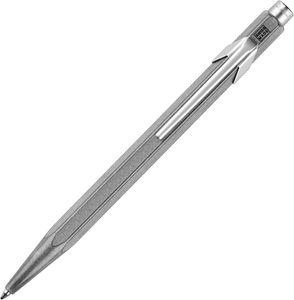 Caran d'Ache 849 Metal Range Druckkugelschreiber – Aluminium – Sonderedition – inklusive Geschenkbox aus Metall – sechseckige Form – grau