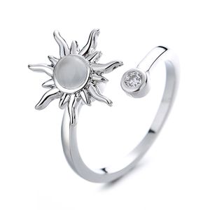 Verstellbarer Anti-Stress-Ring mit Sonnendesign
