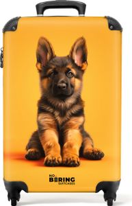 NoBoringSuitcases.com® Koffer Handgepäck Trolley Rollkoffer Kleine Reisekoffer mit 4 Rollen - Junger Hirtenhund auf gelbem Hintergrund - Cabin Size < 55x40x23 cm & 55x40x20 cm - Fotokoffer - Kabinenkoffer - BoardgepäckHandgepäck Koffer 55x35x20 cm, 36L,