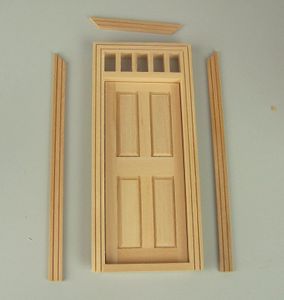 Holztür zum Krippenbau oder Puppenhaus. Naturbelassen. 19,2x7,5 cm.