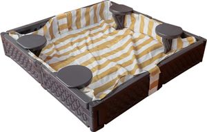 quadratischer Sandkasten aus Kunststoff