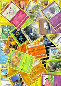 50 Pokemon Karten - keine doppelt - Deutsch inkl. BenjiChu Sammelobjekt + Emiro Toploader